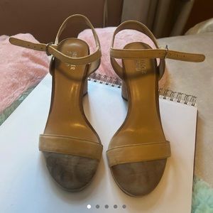 👠 Blecker & Bond nude suede heels